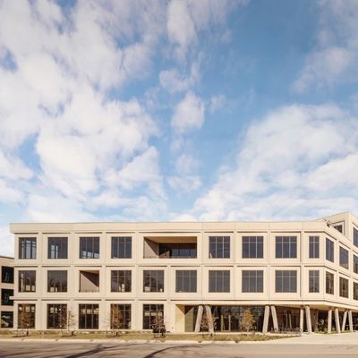 Prefab εμπορική Windproof ευρεία έκταση ISO9001 κτιρίου γραφείων δομών χάλυβα