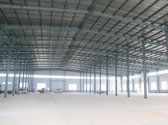Prefab οικοδόμηση δομών χάλυβα υπέροχη. Γκαράζ για το πάρκο φορτηγών 1000sqm στην Κένυα