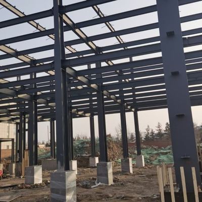 Εργαστήριο κατασκευής δομών από ελαφρύ χάλυβα μεγάλης έκτασης με δομή γερανού
