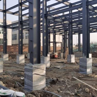 Εργαστήριο κατασκευής δομών από ελαφρύ χάλυβα μεγάλης έκτασης με δομή γερανού