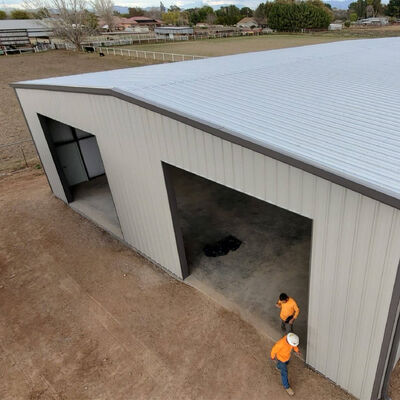 Εργαστήριο παραγωγής και επεξεργασίας μεταλλικών κατασκευών με δίρριχτη στέγη