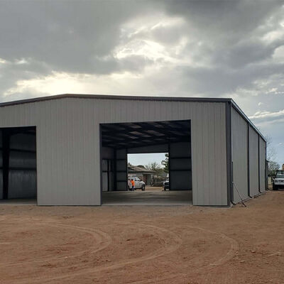 Εργαστήριο παραγωγής και επεξεργασίας μεταλλικών κατασκευών με δίρριχτη στέγη